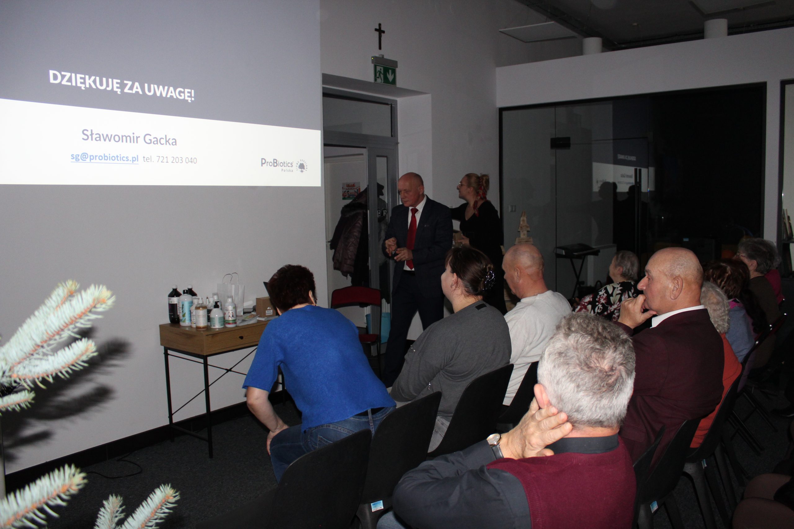 4. Zdjęcie wykonane podczas prelekcji Pana Sławomira Gacki w Dziennym Centrum Wsparcia.