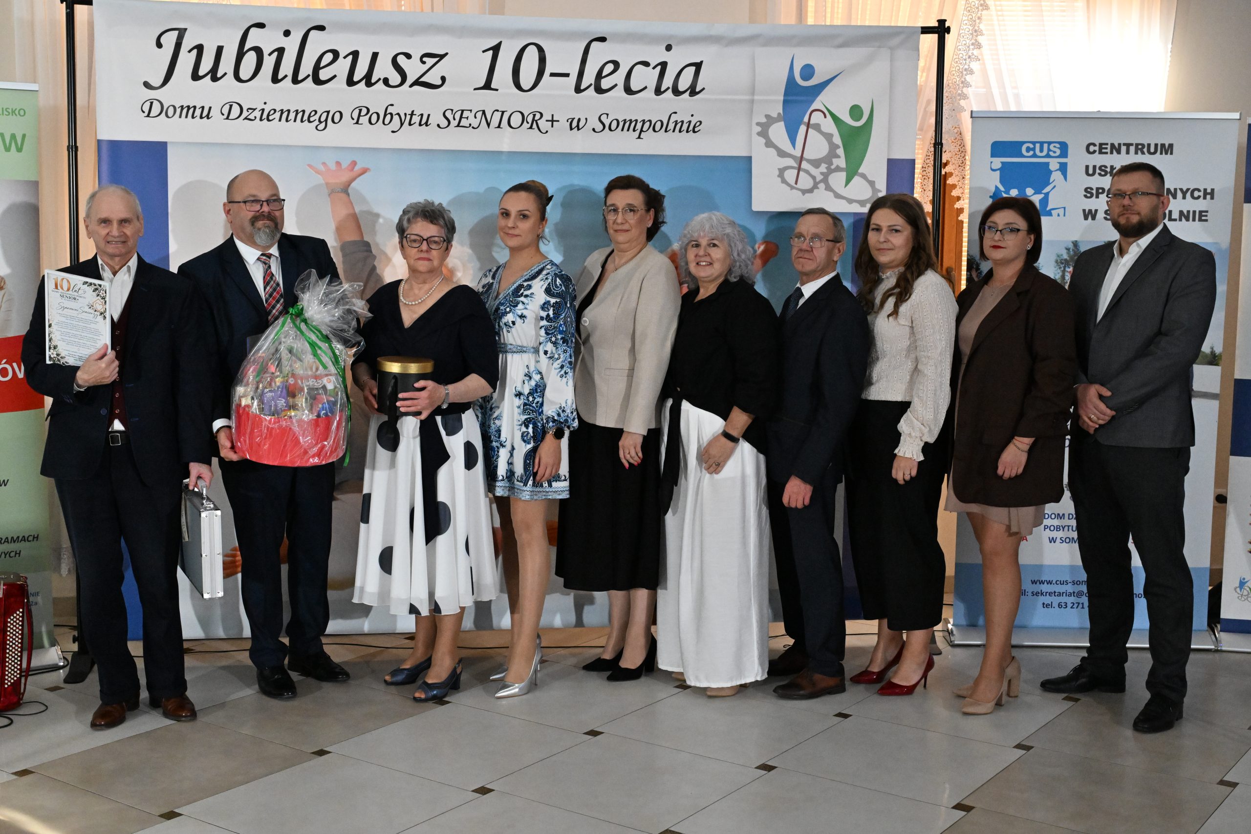 17) Na fotografii pracownicy MGOPS w Sompolnie oraz DCW w Sompolnie